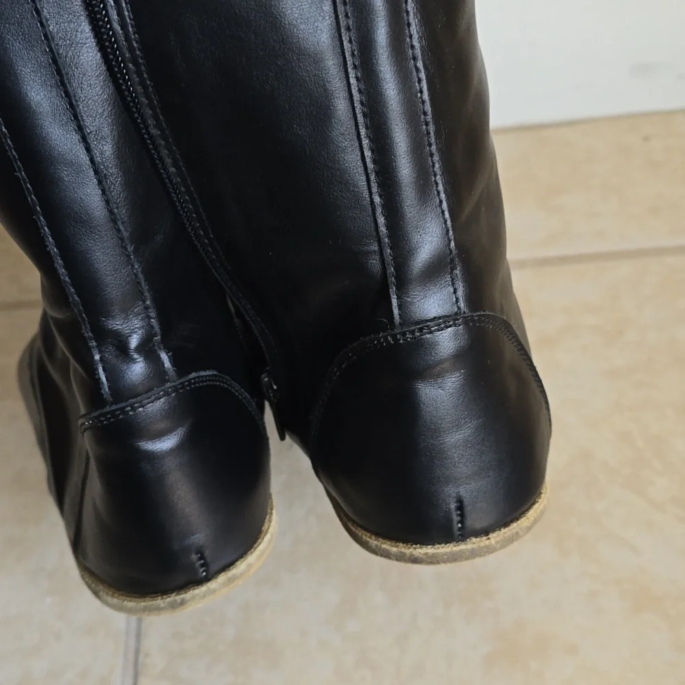 NWOB Aintap Leather/Shearling Lace-up Boot - Picture 9 of 12